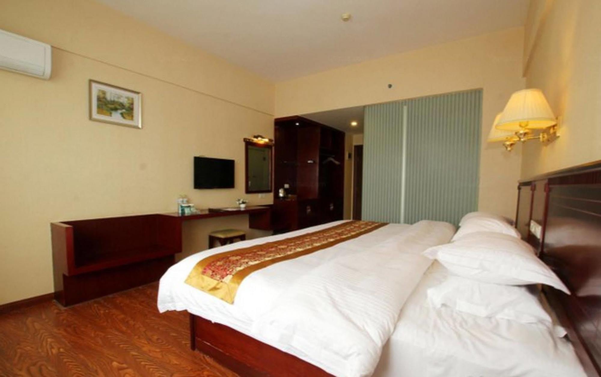 Greentree Inn Guangxi Guilin Lingui Jinshan Square Jinshui Road Express Hotel Екстериор снимка